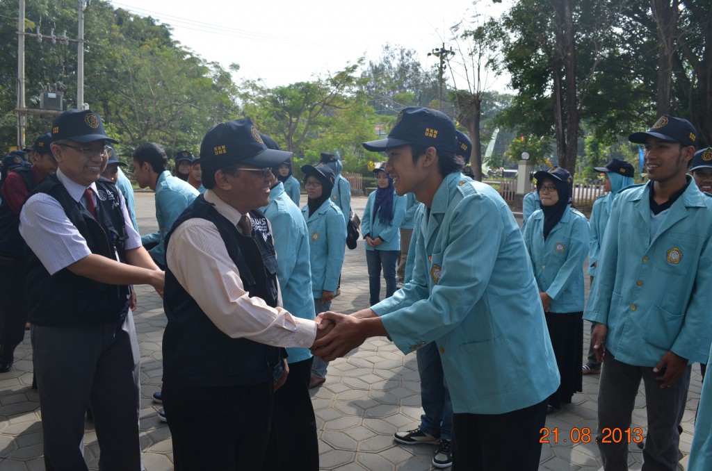 Rektor UNS Lepas Mahasiswa KKN Tematik I